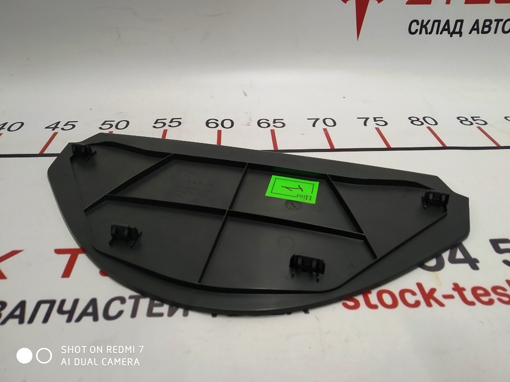 29 Lower small monitor visor Tesla model X S REST 1008500-00-D